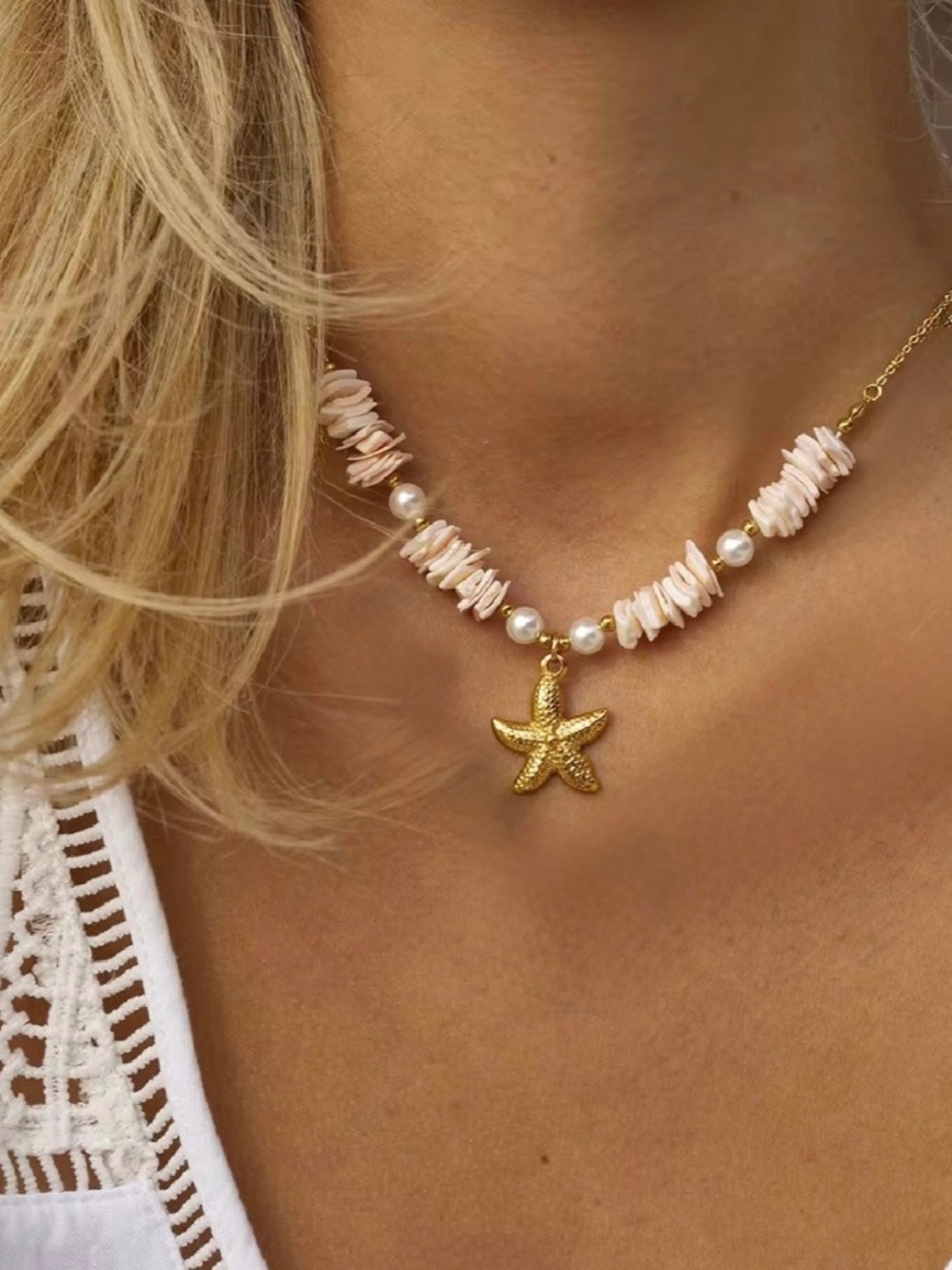 NWOT Starfish pink necklace 18k Gold  plated PVD & Stainless Steel